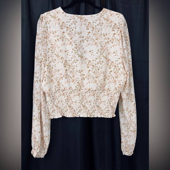 Violets & Roses - Smocked V- Neck Wrap Semi Sheer Ling Sleeve Blouse X… - Picture 6 of 10